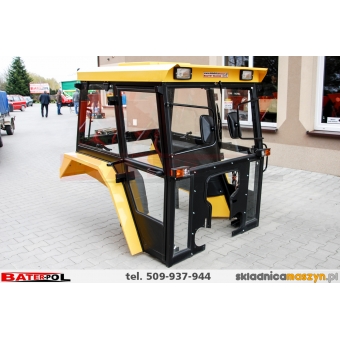 Kabina C-330 DE LUX szeroka komfortowa D-LUX (drzwi na koło) ŻÓŁTA 